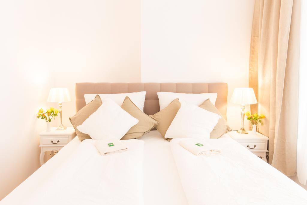 ברלין Fritz By Rockchair Apartments L Superhost Status L 3 Bedrooms Boxspringbeds 2 Bathrooms 2 Kitchen - Cozy Family & Business Flair Welcomes You! מראה חיצוני תמונה