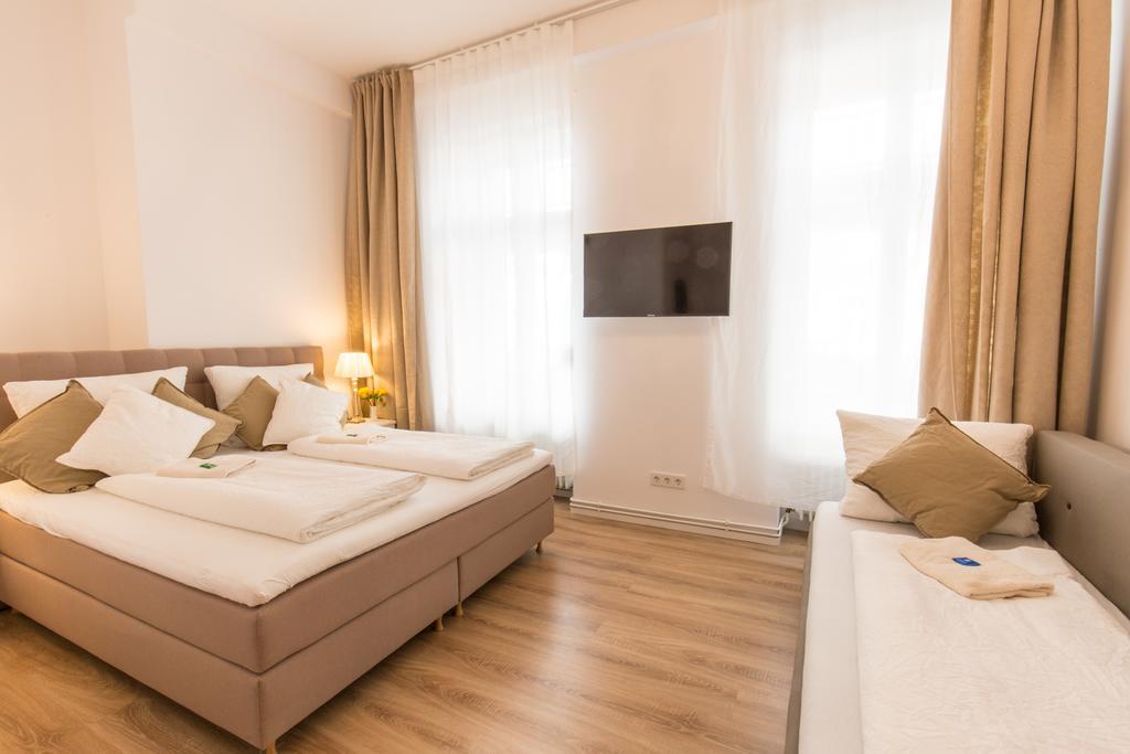 ברלין Fritz By Rockchair Apartments L Superhost Status L 3 Bedrooms Boxspringbeds 2 Bathrooms 2 Kitchen - Cozy Family & Business Flair Welcomes You! מראה חיצוני תמונה