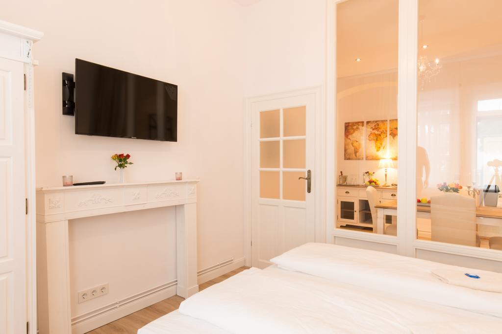 ברלין Fritz By Rockchair Apartments L Superhost Status L 3 Bedrooms Boxspringbeds 2 Bathrooms 2 Kitchen - Cozy Family & Business Flair Welcomes You! מראה חיצוני תמונה